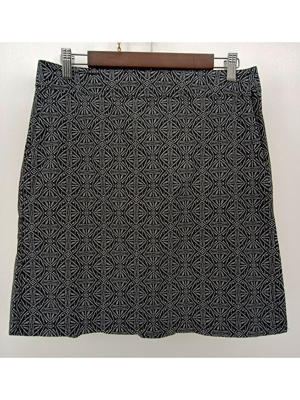 RipSkirt Womens Wrap Skirt Size Medium Mid Length with Pockets Stretch Hawaii